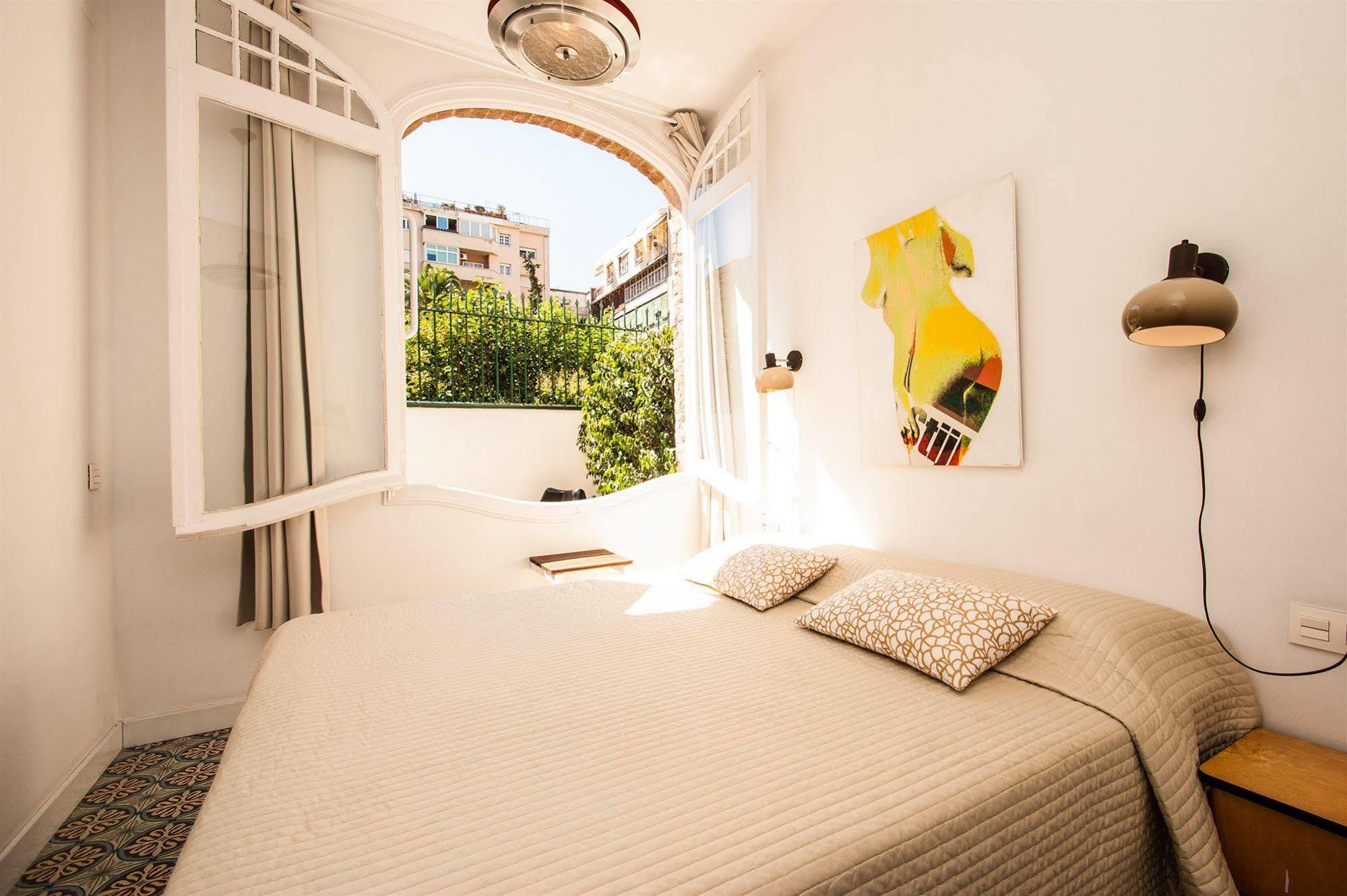 Numa L Roca Rooms & Apartments Barcellona Esterno foto