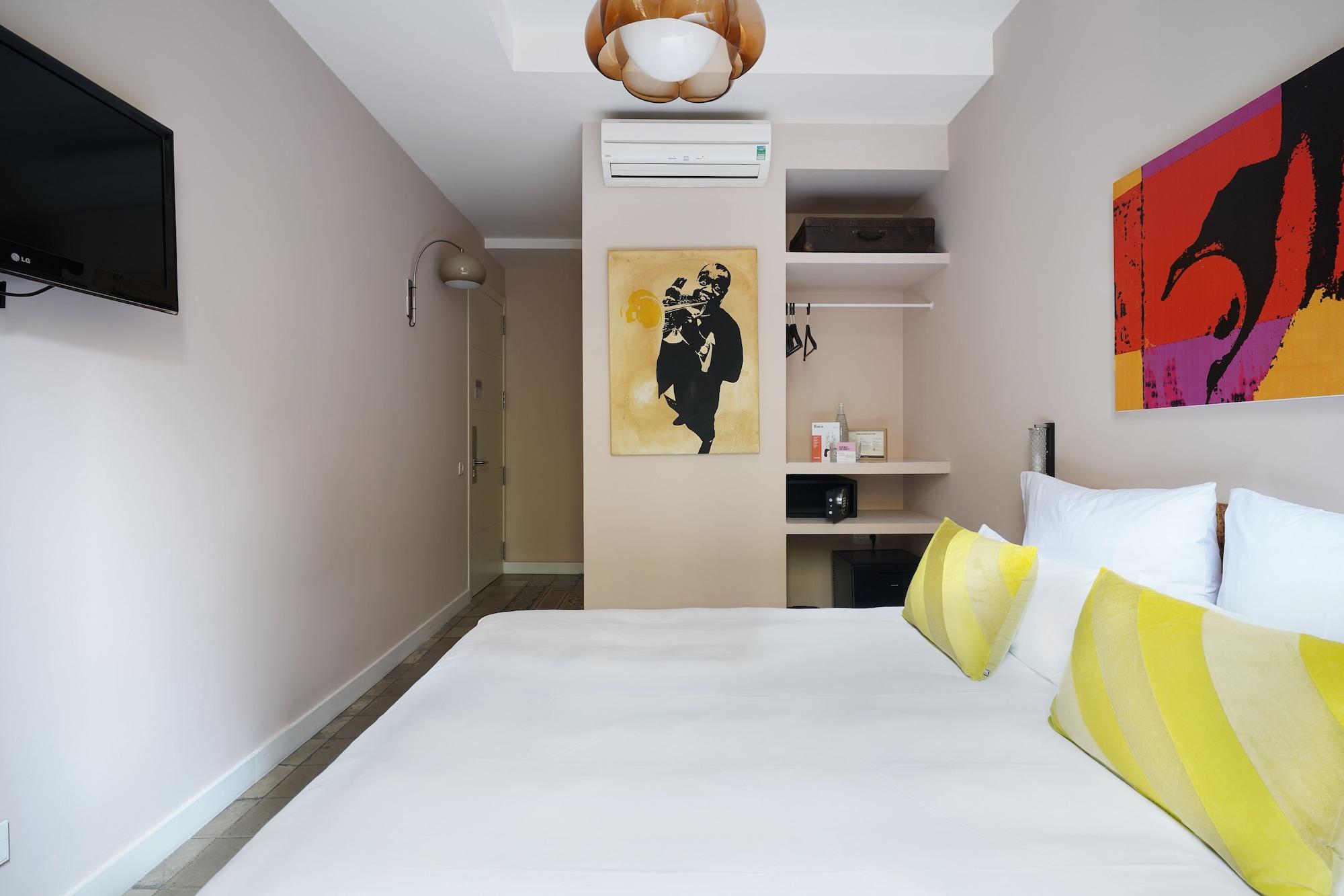 Aparthotel Numa Barcelona Roca Esterno foto
