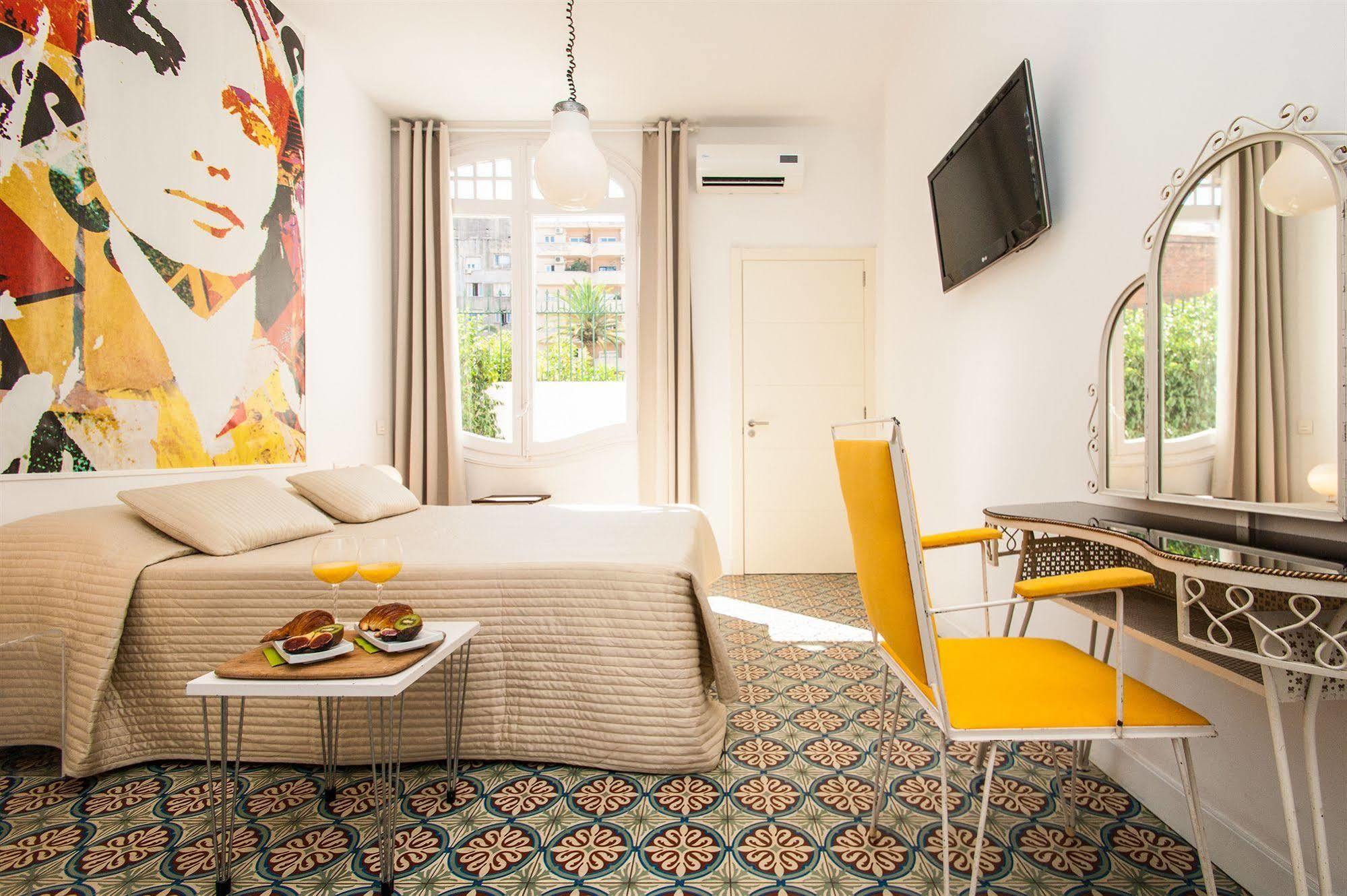 Aparthotel Numa Barcelona Roca Esterno foto