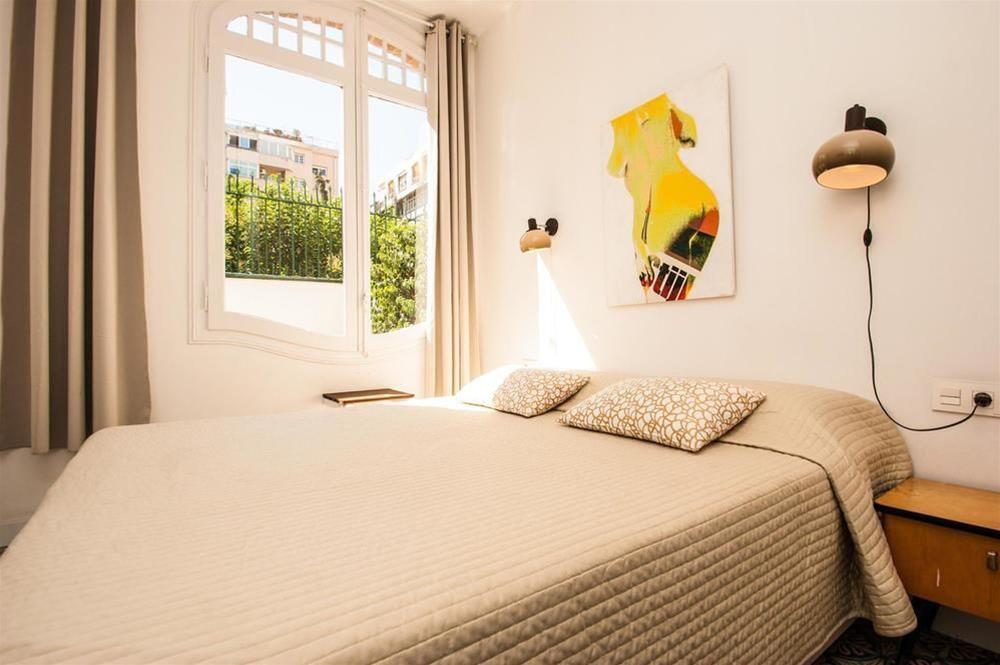 Aparthotel Numa Barcelona Roca Esterno foto
